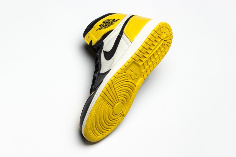 Air Jordan 1 “Yellow Toe” 货号：AR1020-700  air jordan 第5张