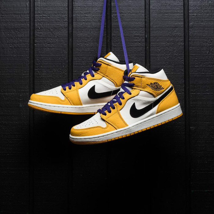 Air Jordan 1 Mid 