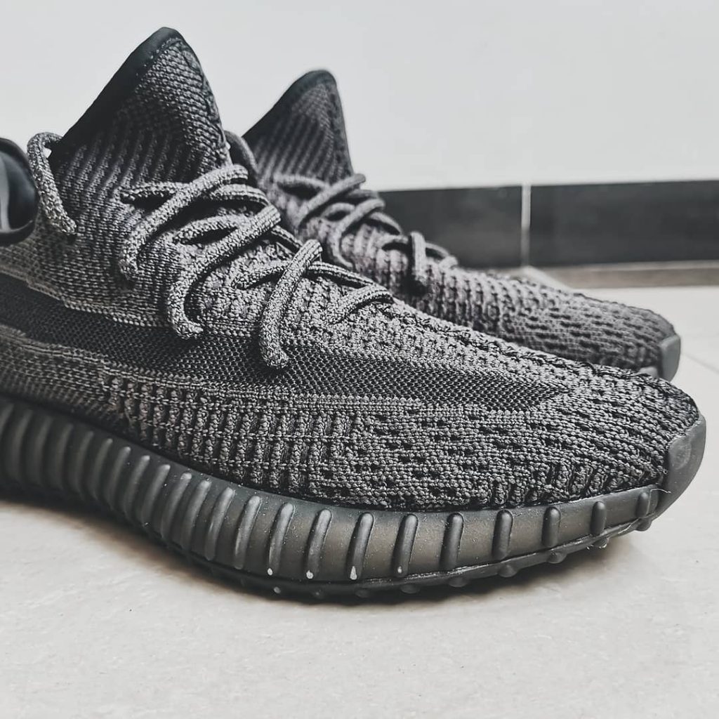 Adidas Yeezy 350 Boost V2 “Black” 货号：FU9161  boost yeezy “black ￥1899 第4张