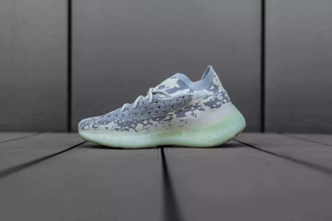 Yeezy Boost 380 “Alien” 双12发售  Alien adidas Originals 第3张