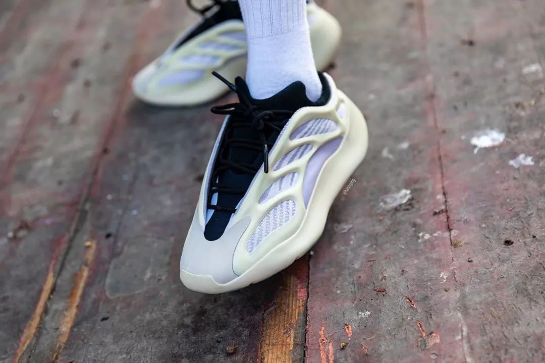 Yeezy 700 V3 “Azael” 货号 FW4980  Azael 第8张