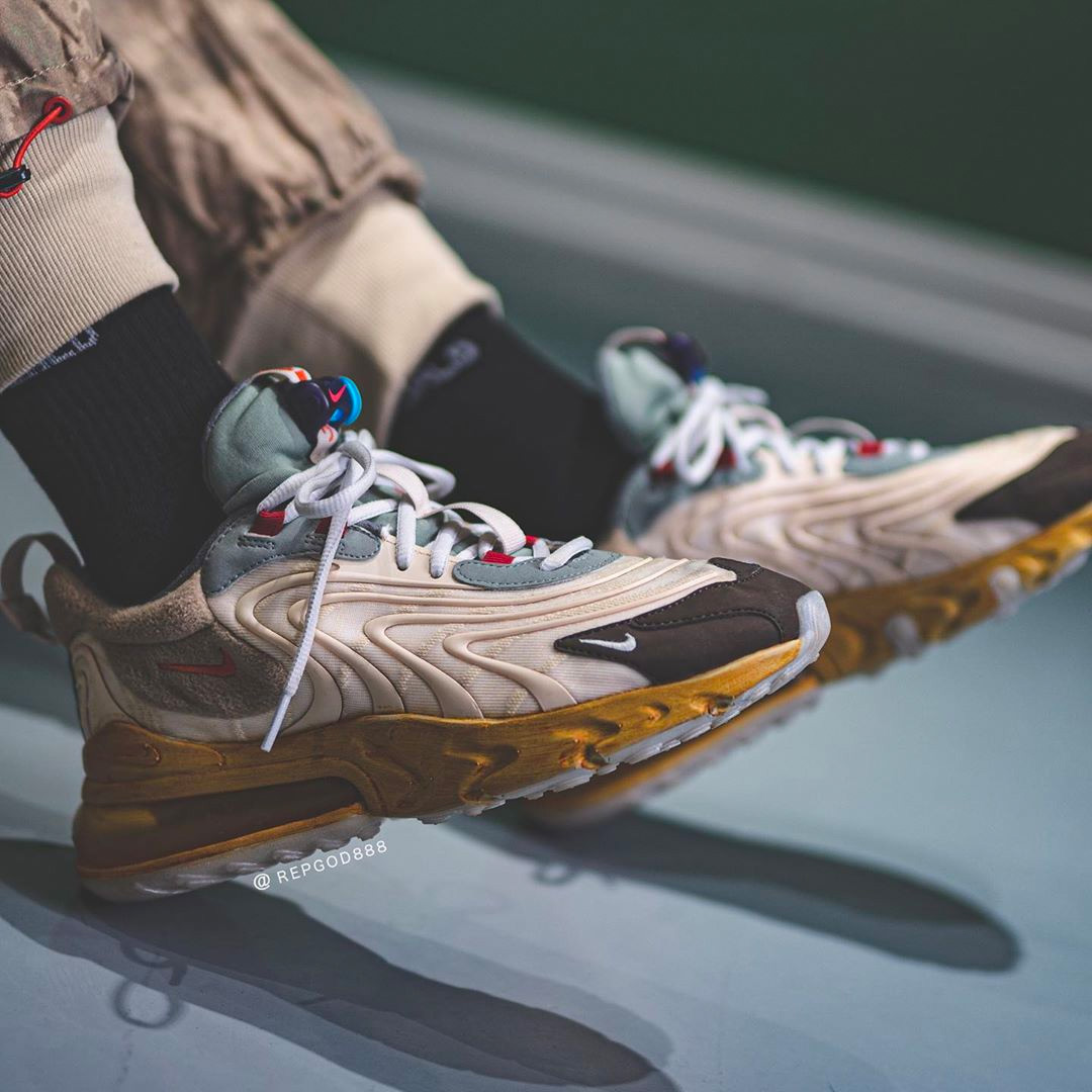 Travis Scott x Nike Air Max 270 React 货号 CT2864-200  2020 Tr 联名运动鞋 第1张