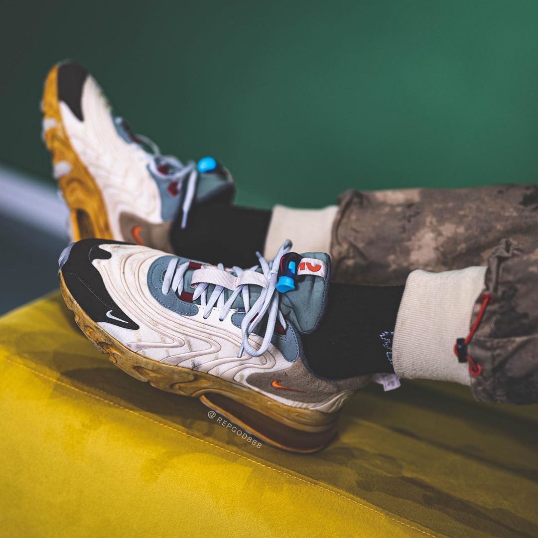 Travis Scott x Nike Air Max 270 React 货号 CT2864-200  2020 Tr 联名运动鞋 第2张