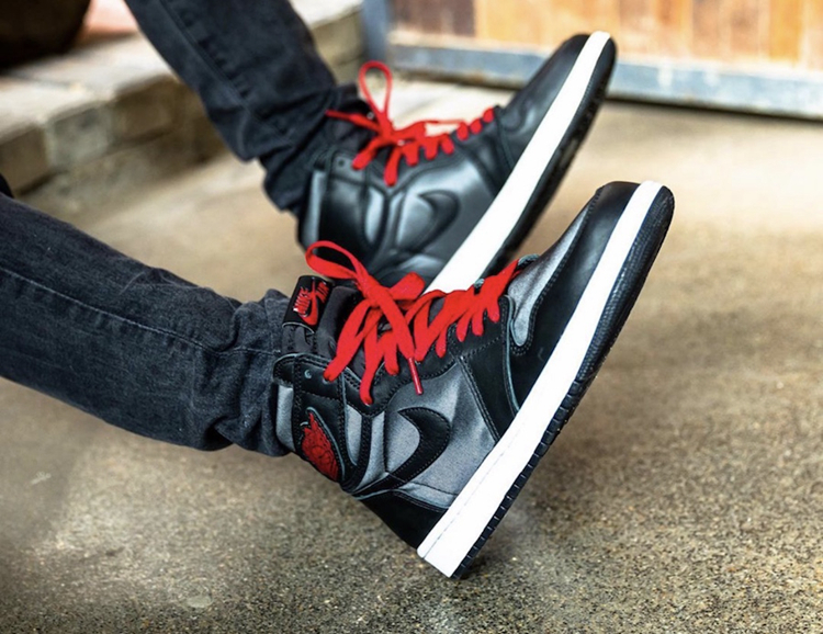 Air Jordan 1 High OG “Black Satin”  货号 555088-060 Black Satin 乔丹运动鞋 第2张